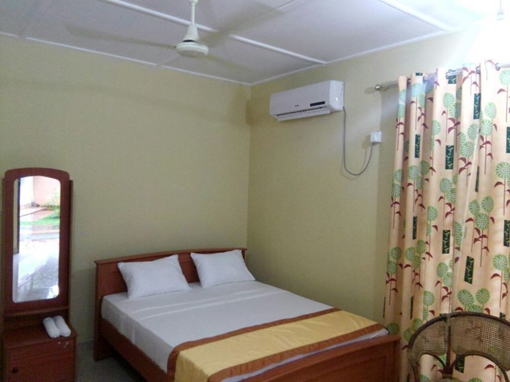 Nirmala Hotel And Restaurant Polonnaruwa Eksteriør bilde