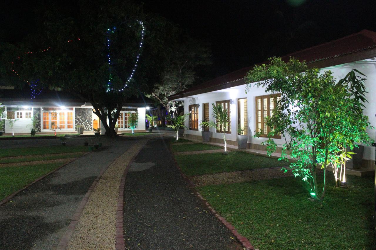 Nirmala Hotel And Restaurant Polonnaruwa Eksteriør bilde